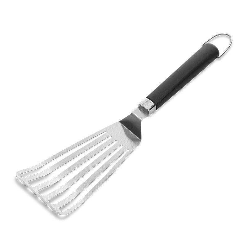 Εύκαμπτη ανοξείδωτη σπάτουλα διάτρητη Weber 39,5cm | www.mantemi.gr