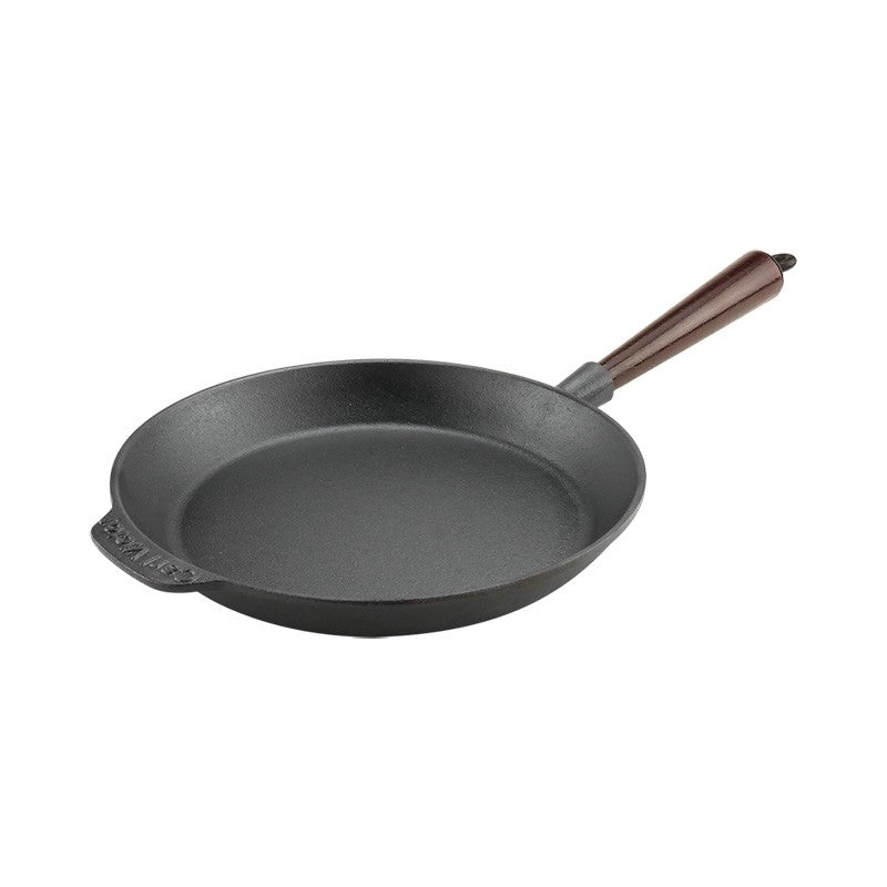 Μαντεμένιο τηγάνι Carl Victor 24cm με ξύλινο χερούλι | www.mantemi.gr