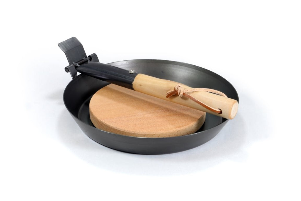Τηγάνι Origin Outdoors Carbon Steel 24cm με αναδιπλούμενο χερούλι & ξύλινη επιφάνεια κοπής | www.mantemi.gr