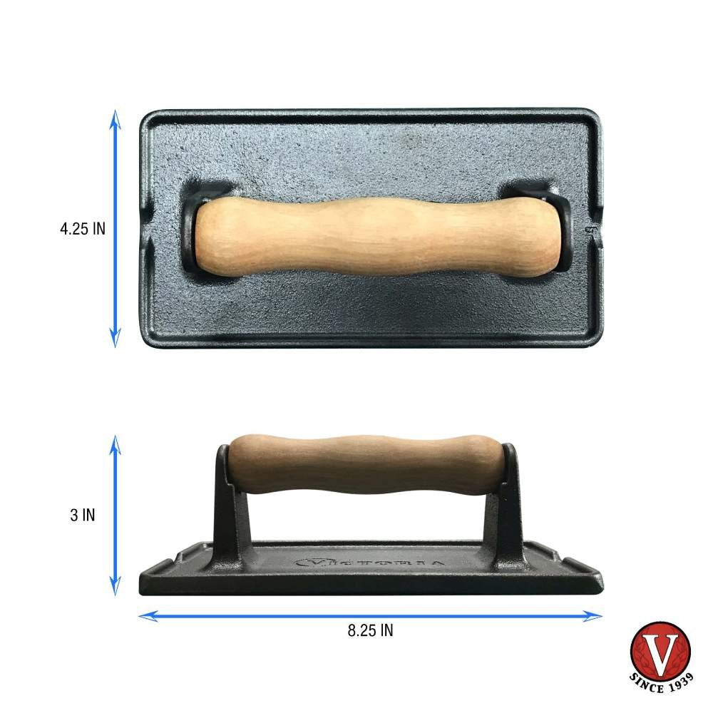 Μαντεμένια πρέσα εμαγιέ Victoria με ξύλινο χερούλι 21x11cm | www.mantemi.gr