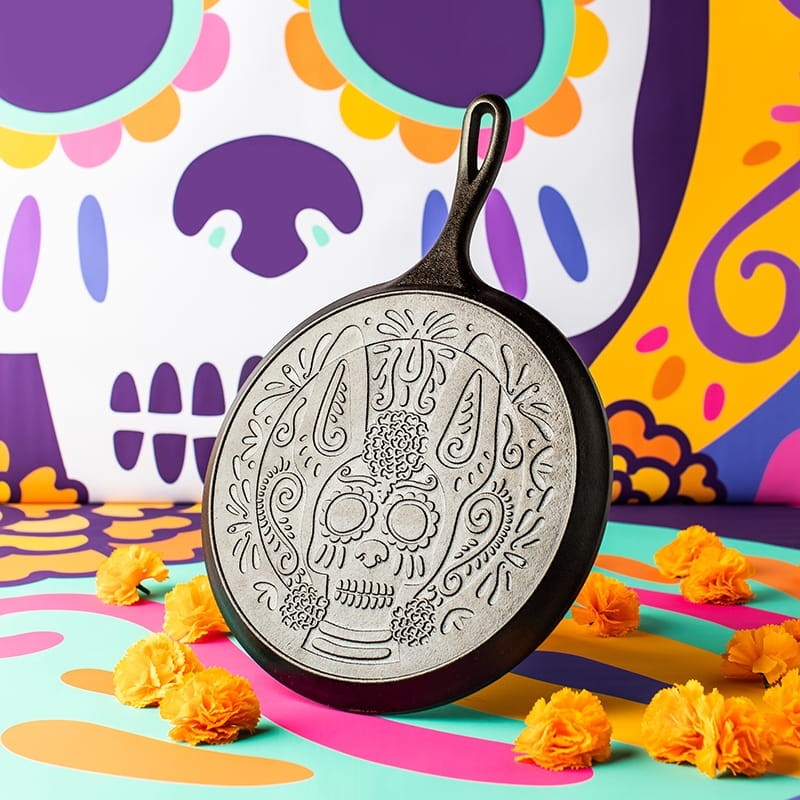 Μαντεμένια πλάκα με χερούλι Lodge 26,7 cm Xolo Sugar Skull L9OGXLL | www.mantemi.gr