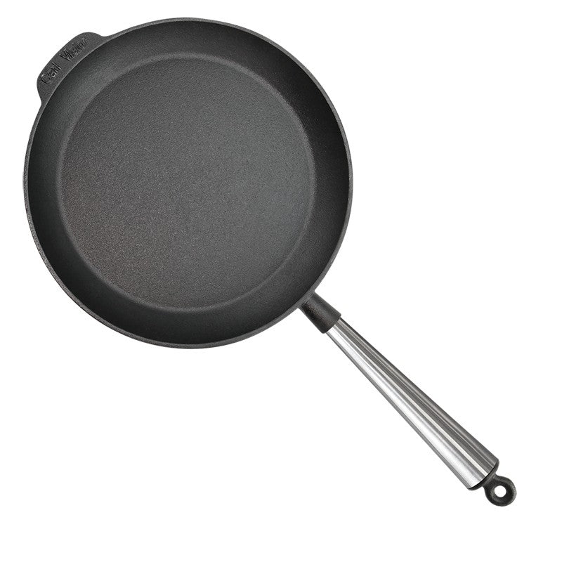 Μαντεμένιο τηγάνι Carl Victor 28cm με inox χερούλι | www.mantemi.gr