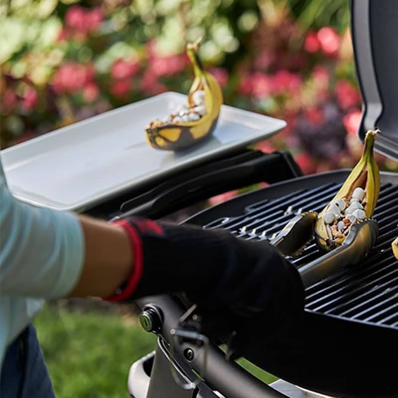 Premium γάντια BBQ με σιλικόνη Weber S/M | www.mantemi.gr