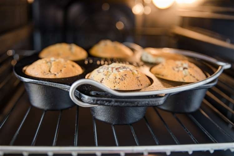 Μαντεμένιο σκεύος για muffins Petromax mf6 | www.mantemi.gr